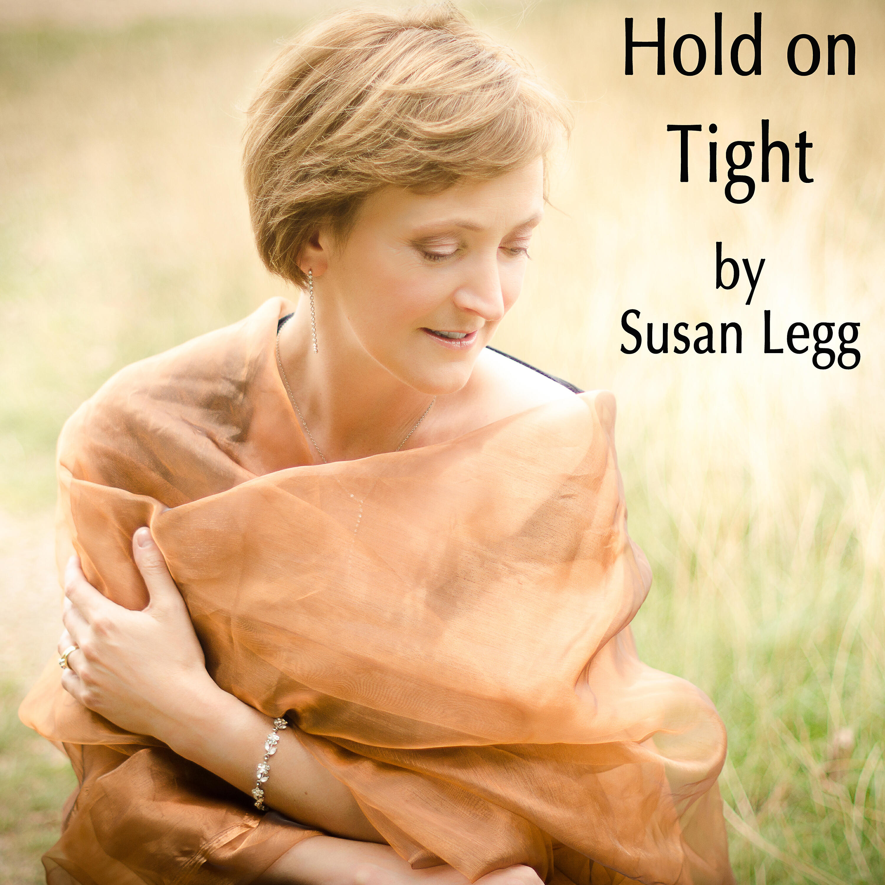 Релиз Hold on Tight