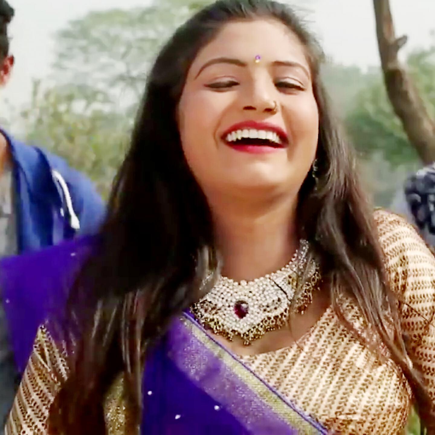 Трек Chume Da Apan Gaal Ho Aayil Ba Nya Sal Ho (Bhojpuri Romantic Song)