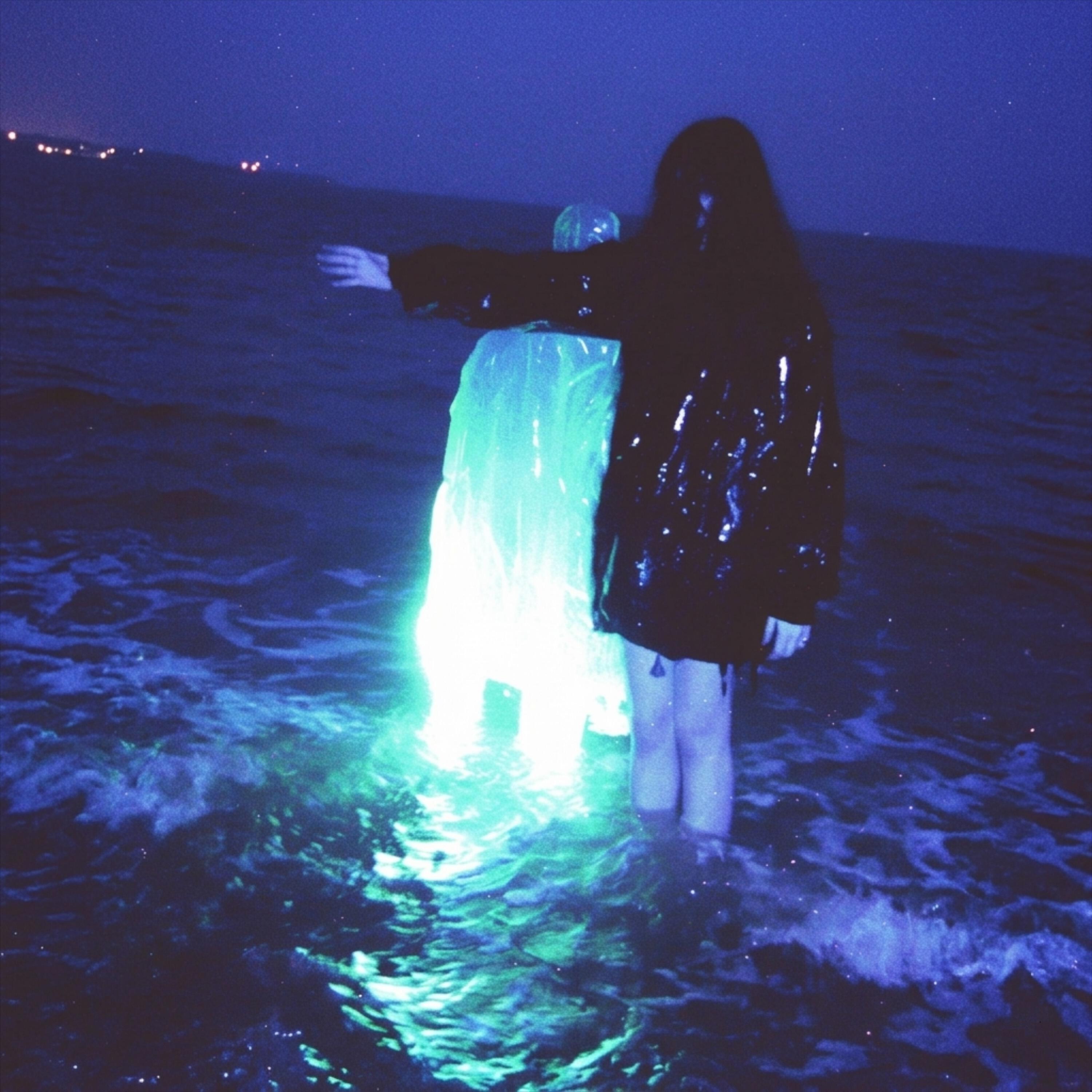 Релиз Hole In My Heart