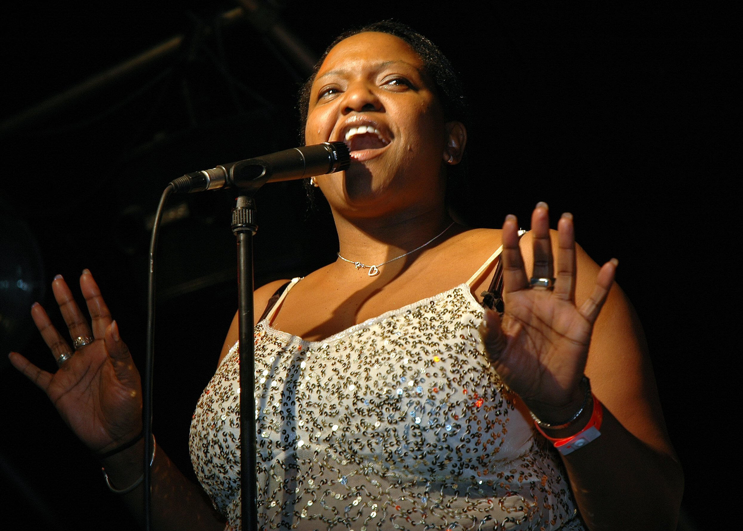 Angie Brown все песни в mp3
