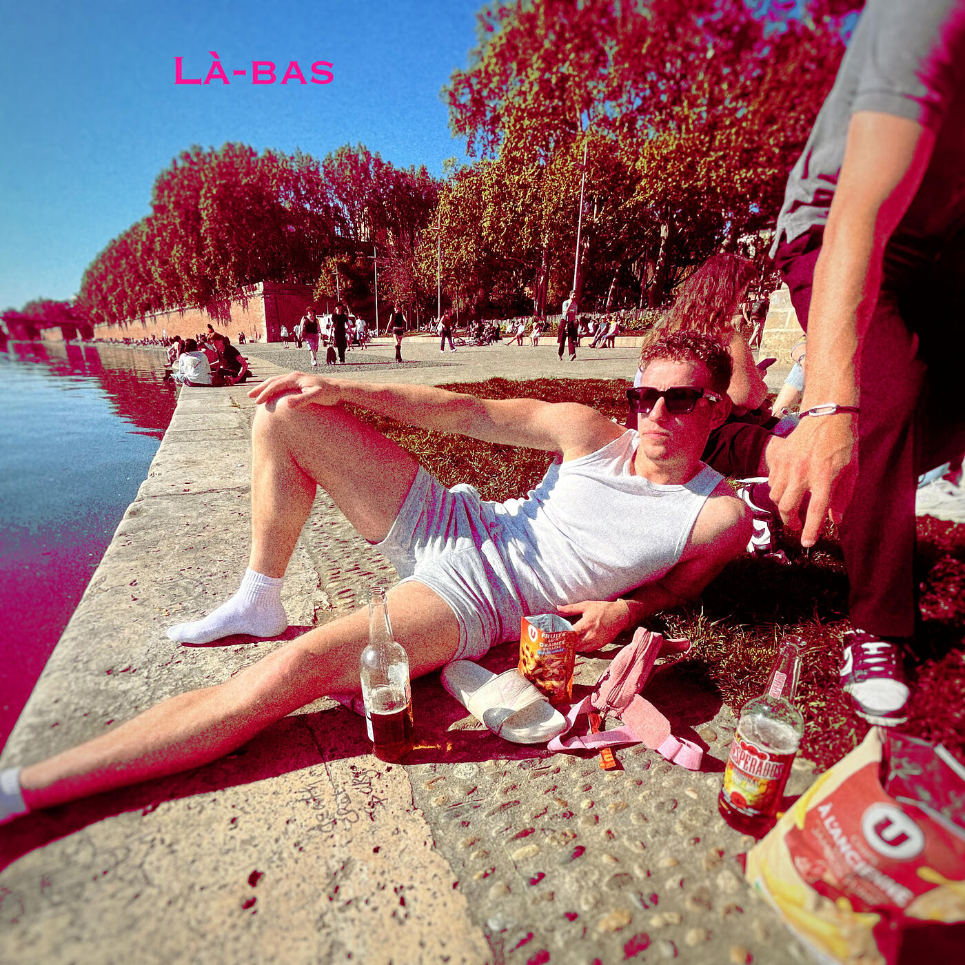 Релиз Là-bas