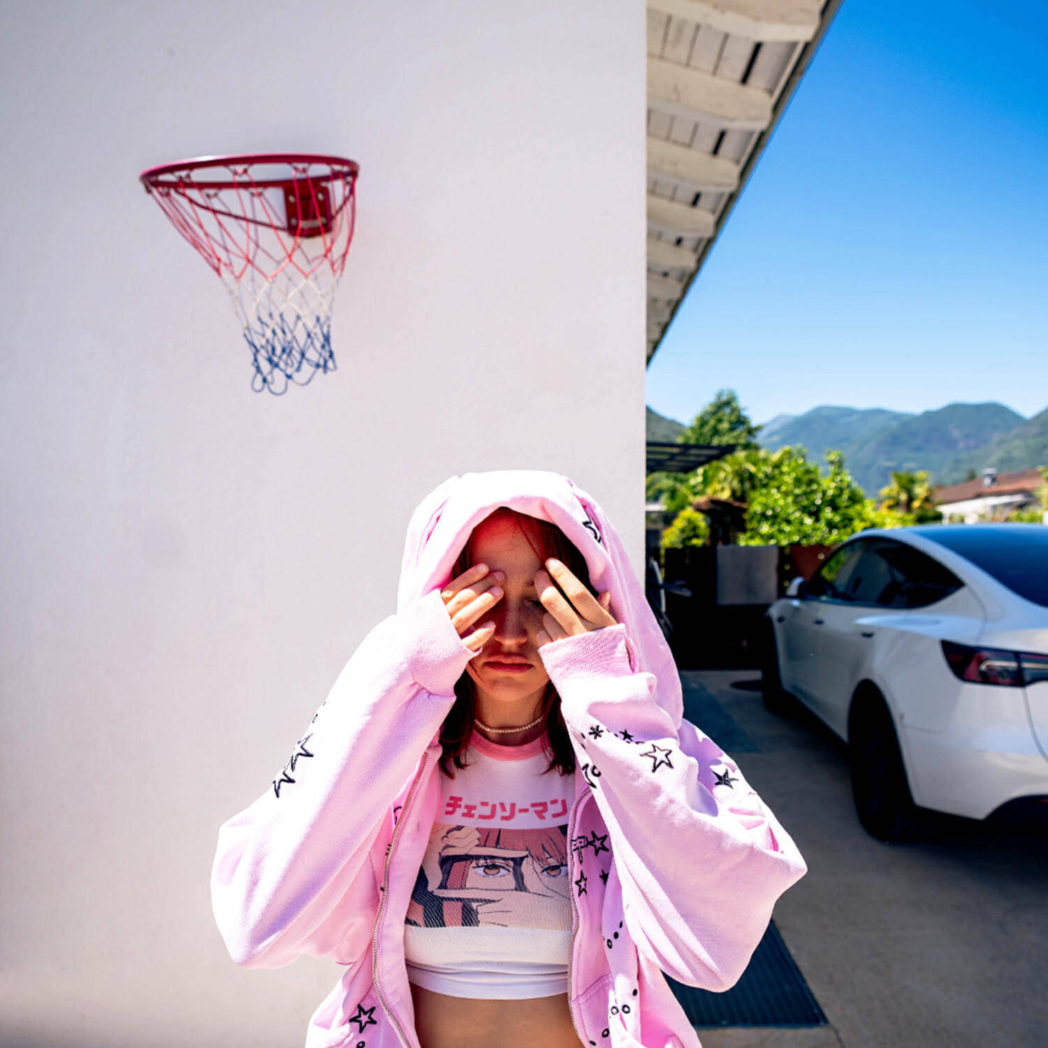 Релиз Hollywood Hills