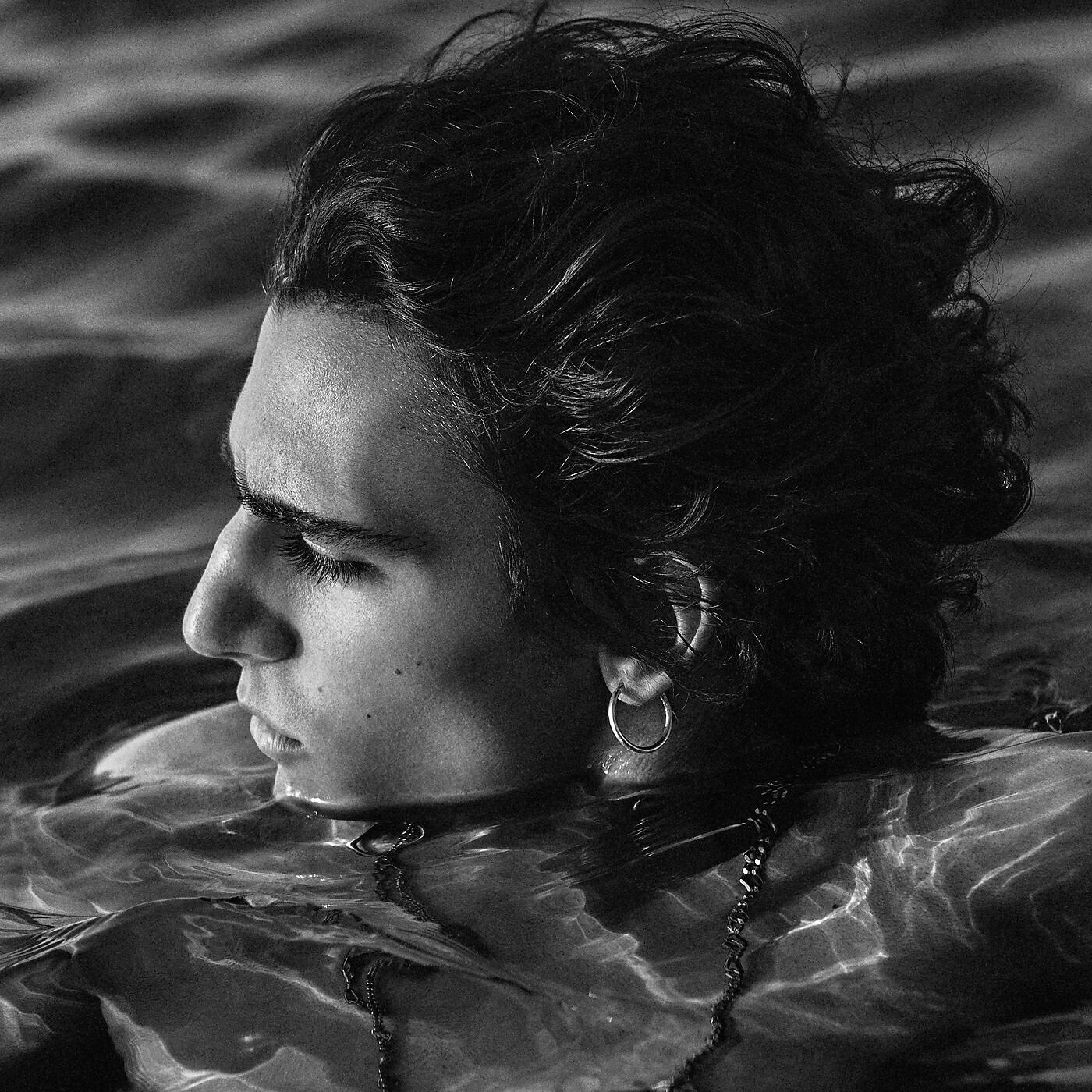 Релиз Amir (Deluxe)