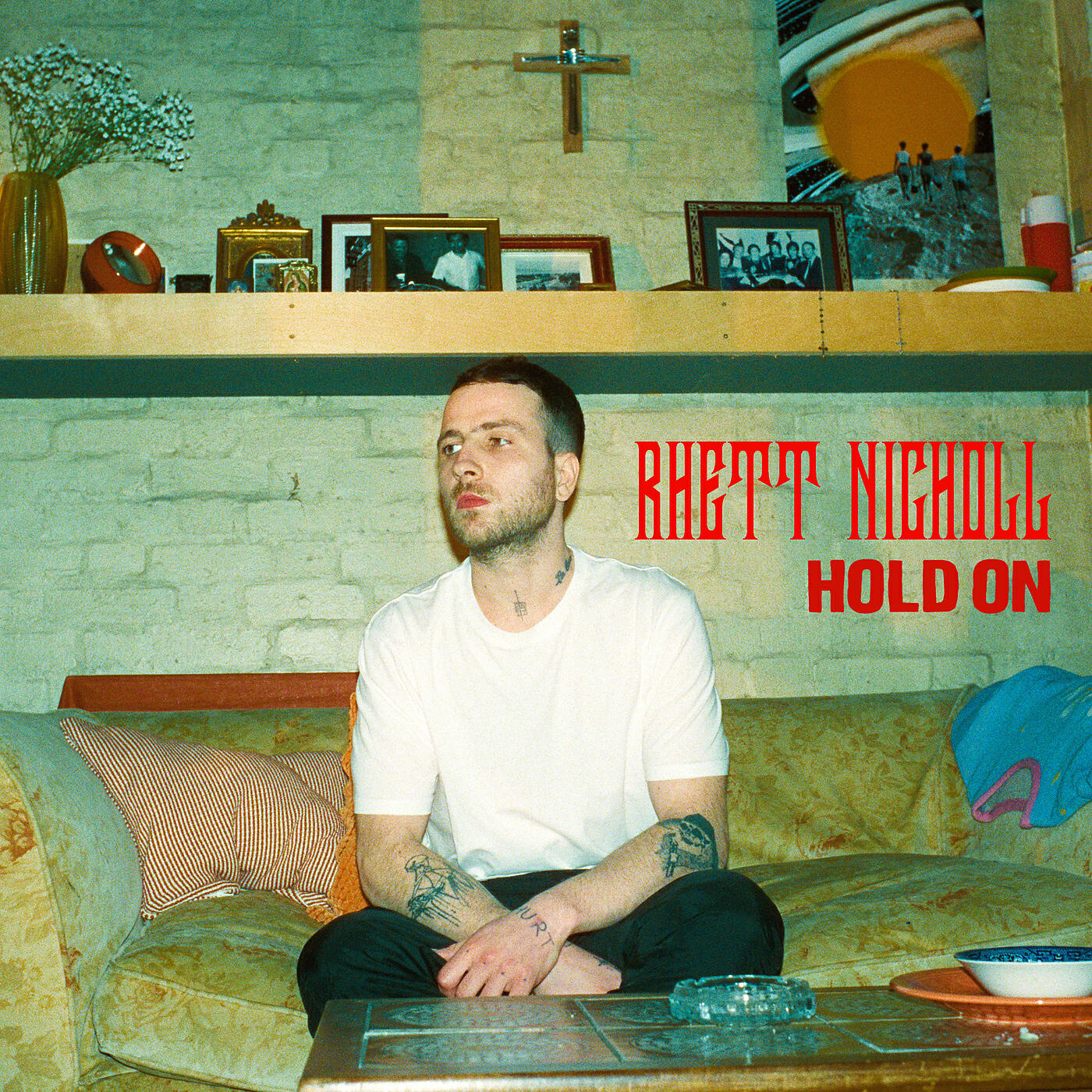Релиз Hold On