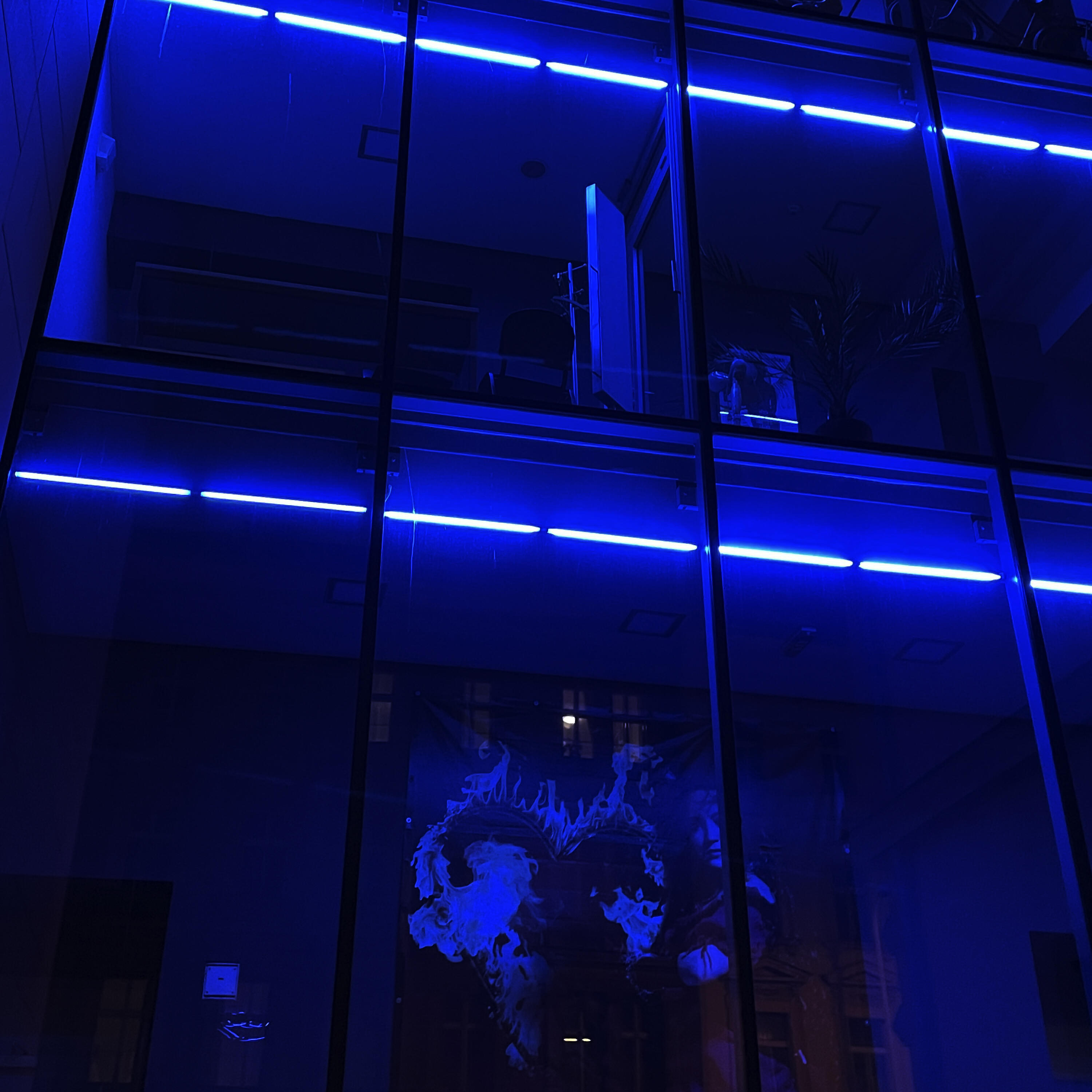 Релиз Neon Echoes