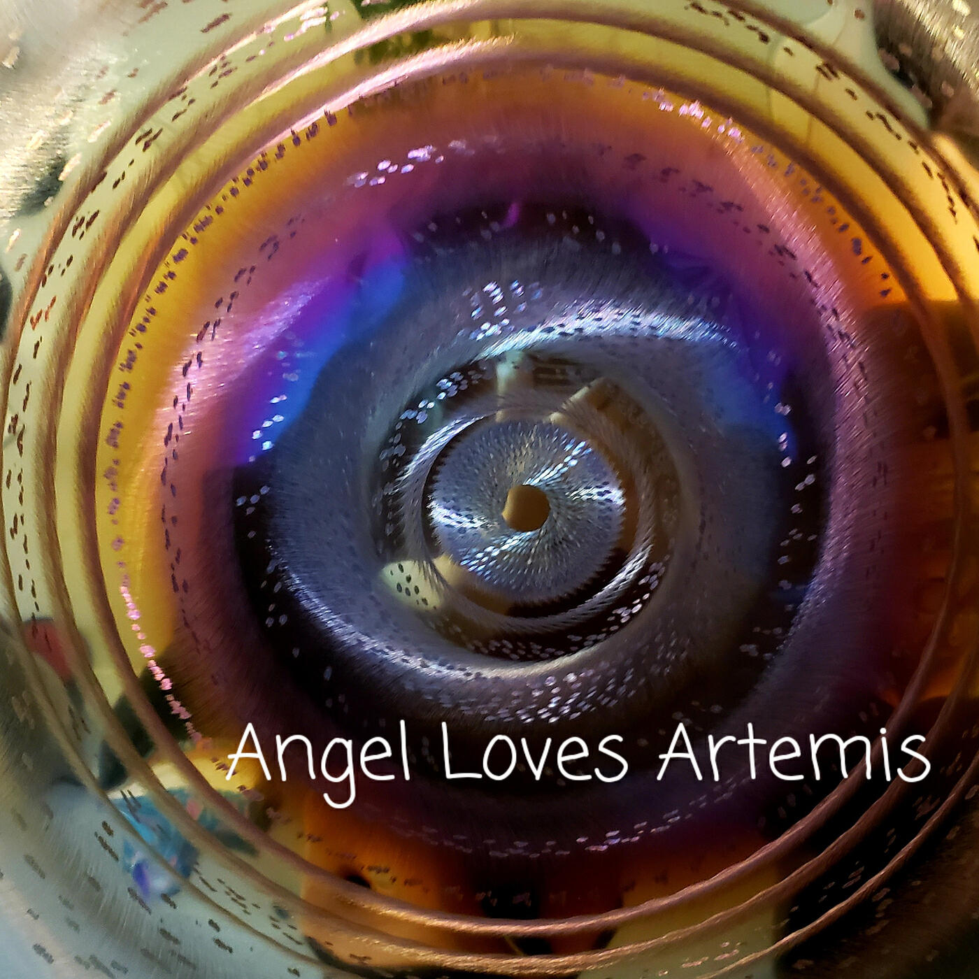 ANGEL  LOVES ARTEMIS