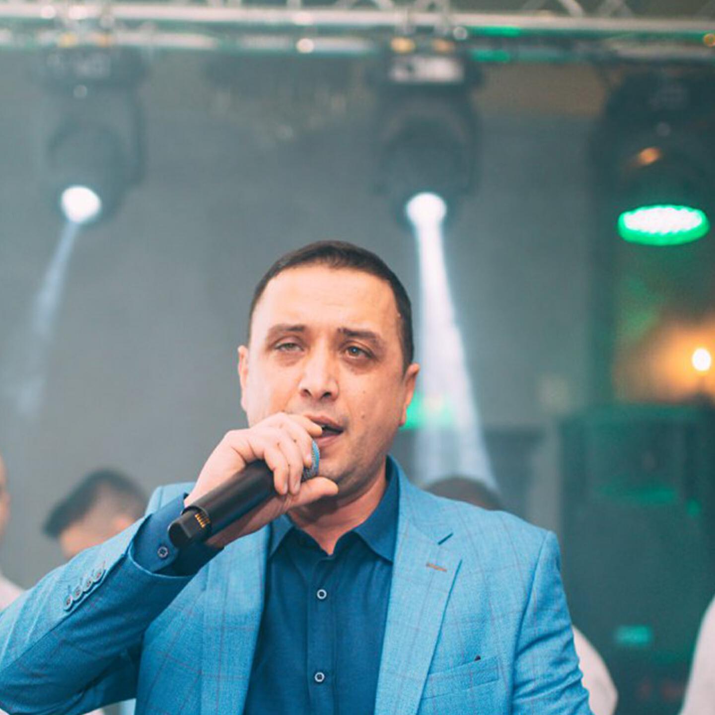 Трек Cu Ochii Plini De Lacrimi