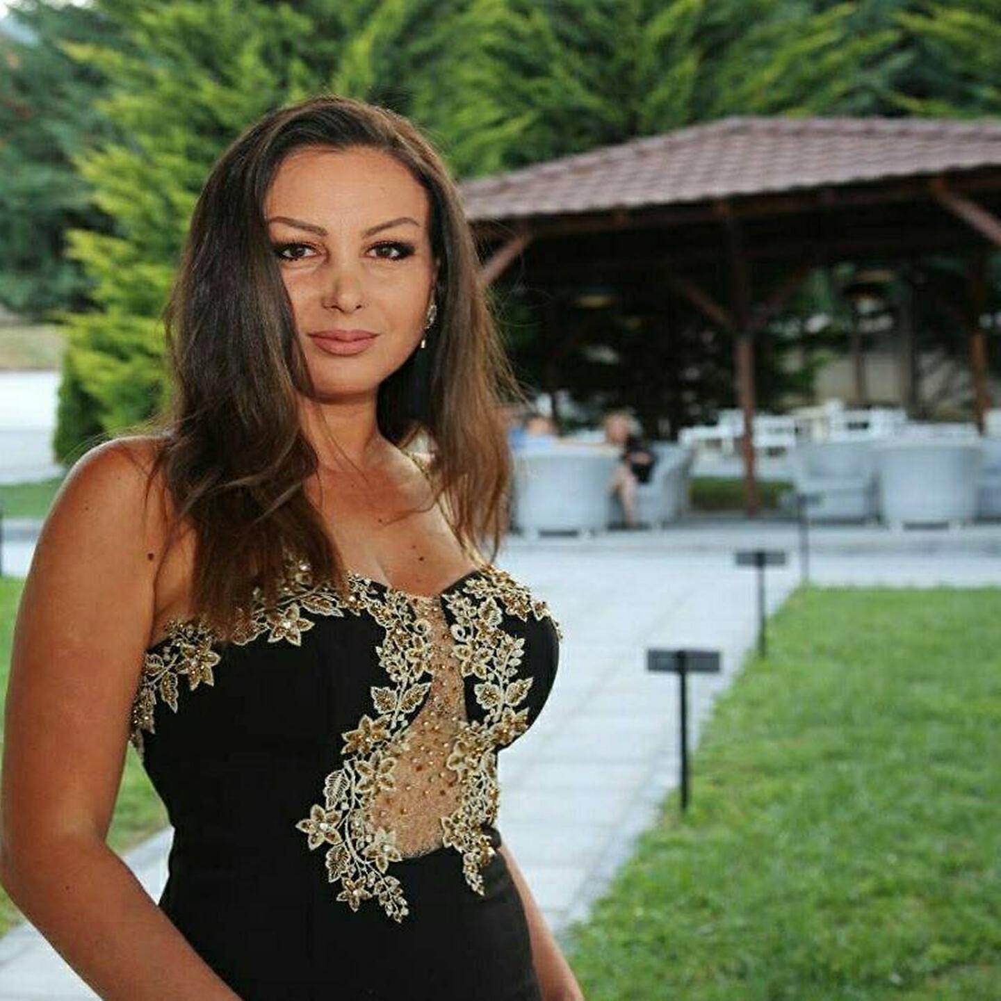 Релиз Tirana e Vlora qajne djalin nga Tetova