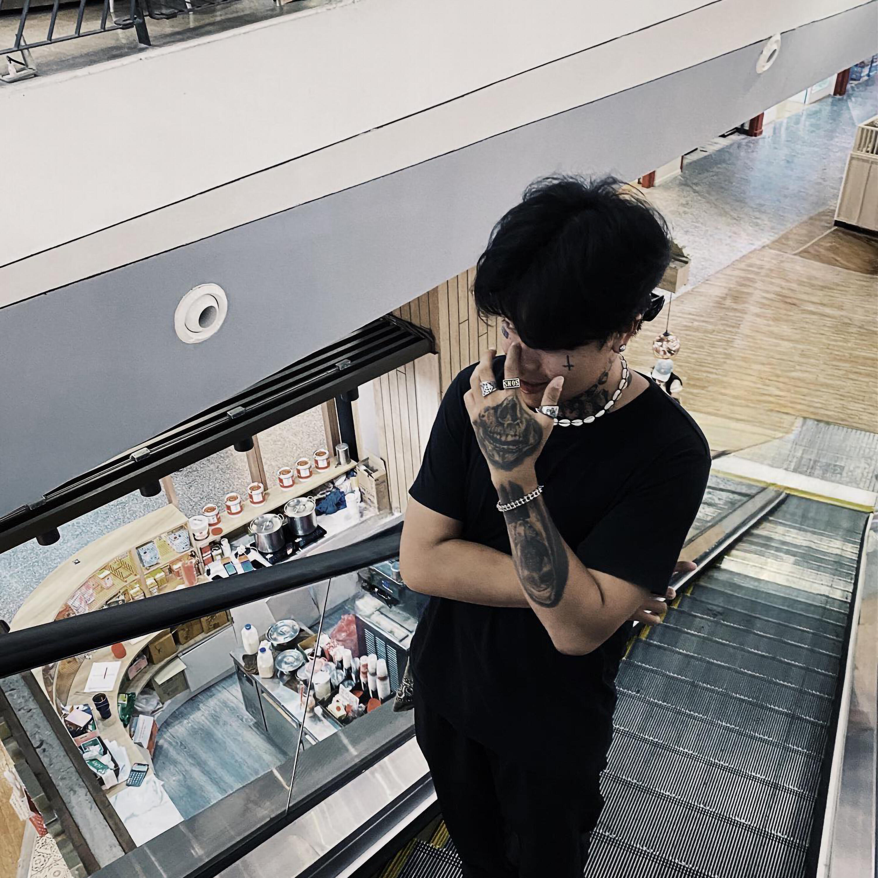 Релиз วันนี้คือพรุ่งนี้ของเมื่อวาน (Loop)