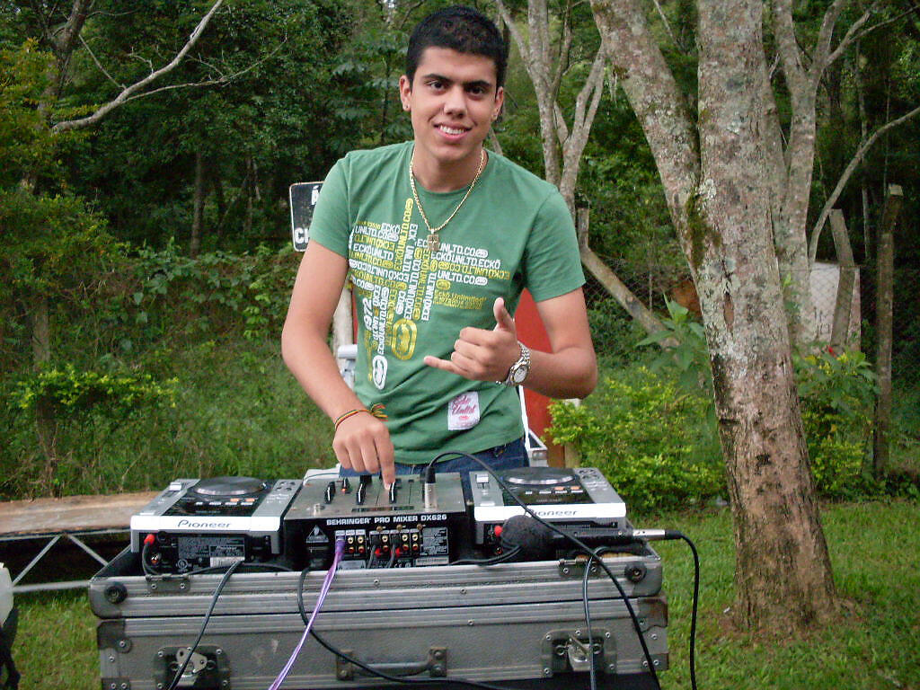 Dj Marlon