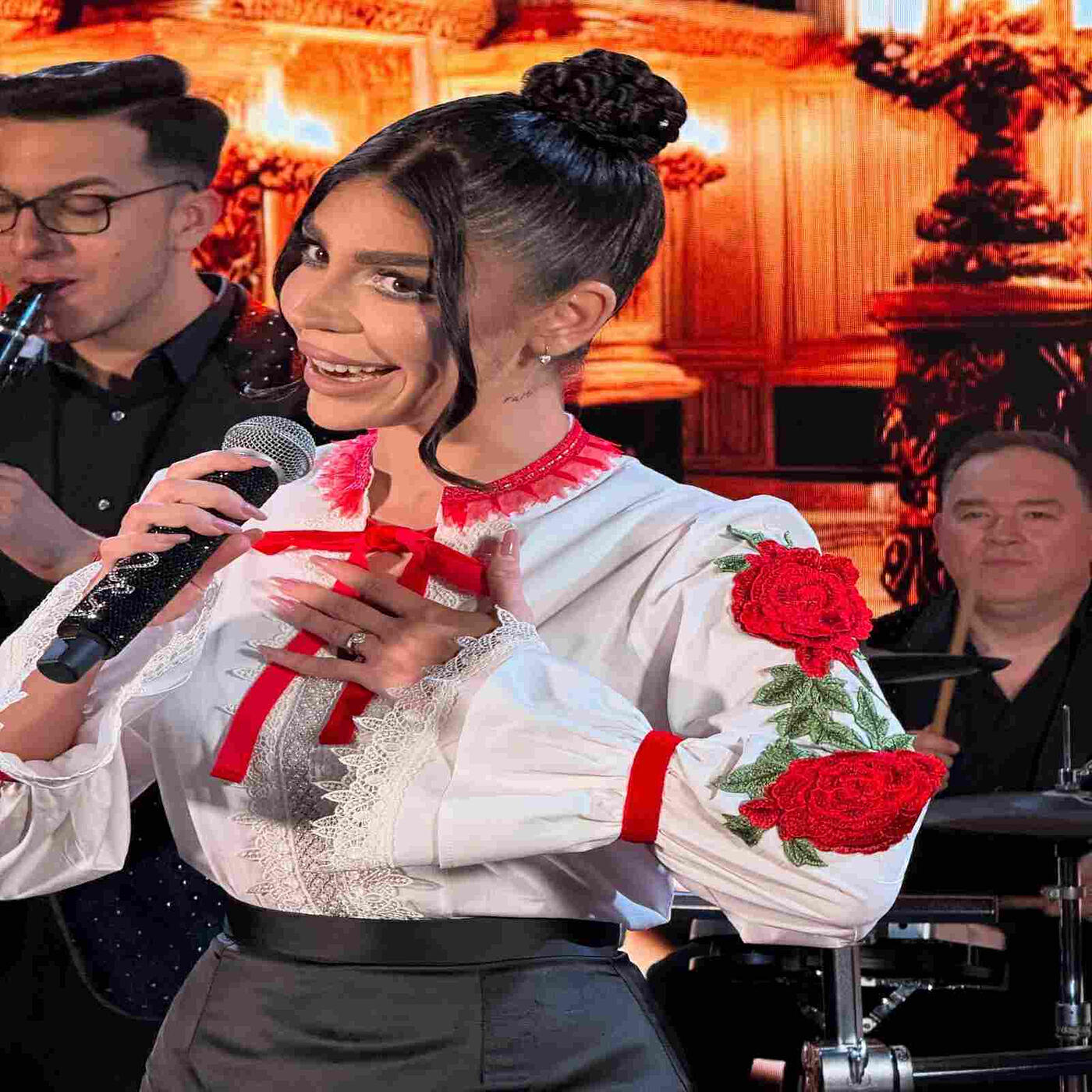 Релиз Azi Roxana Cântă