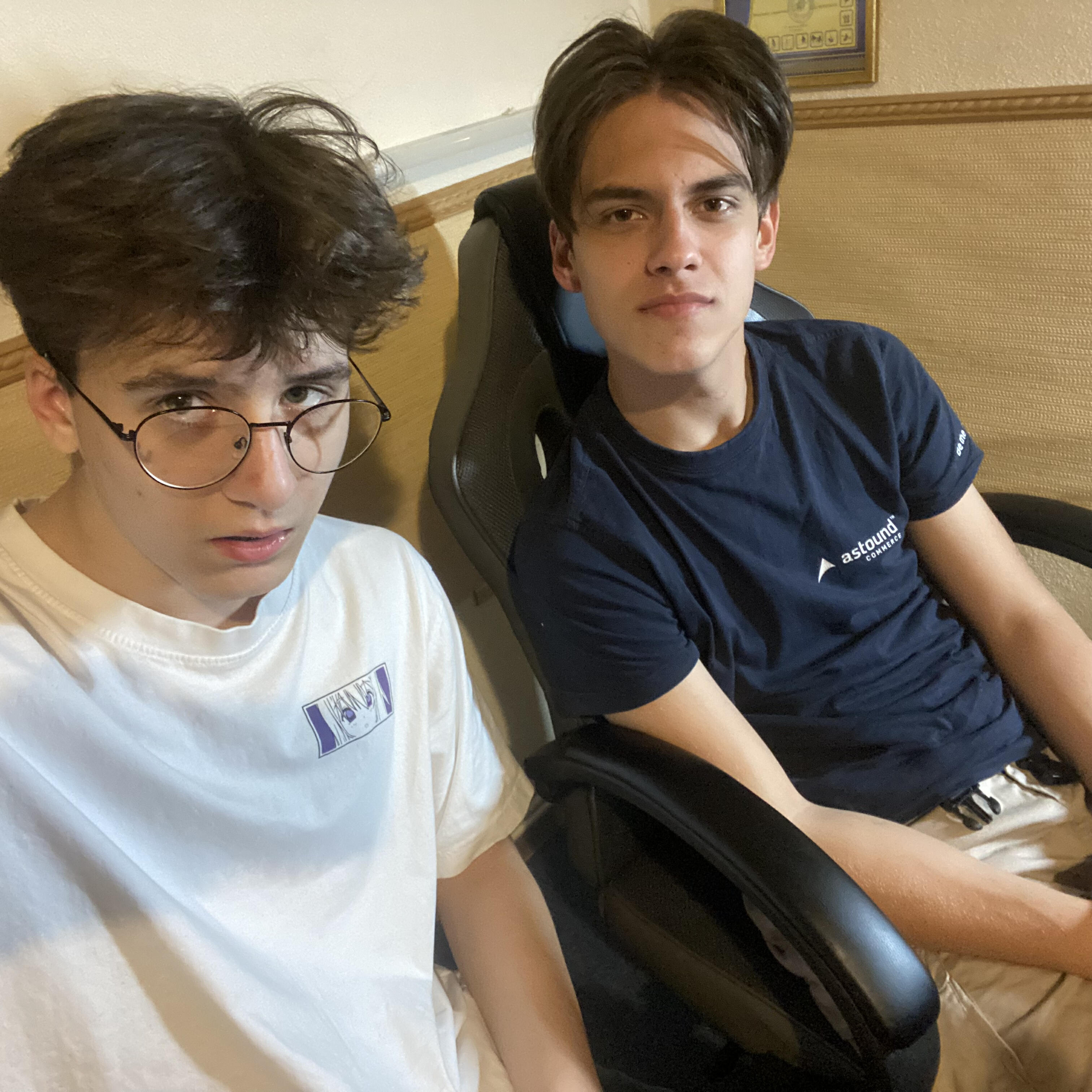 Релиз Alone (feat. anton_vasylyna)