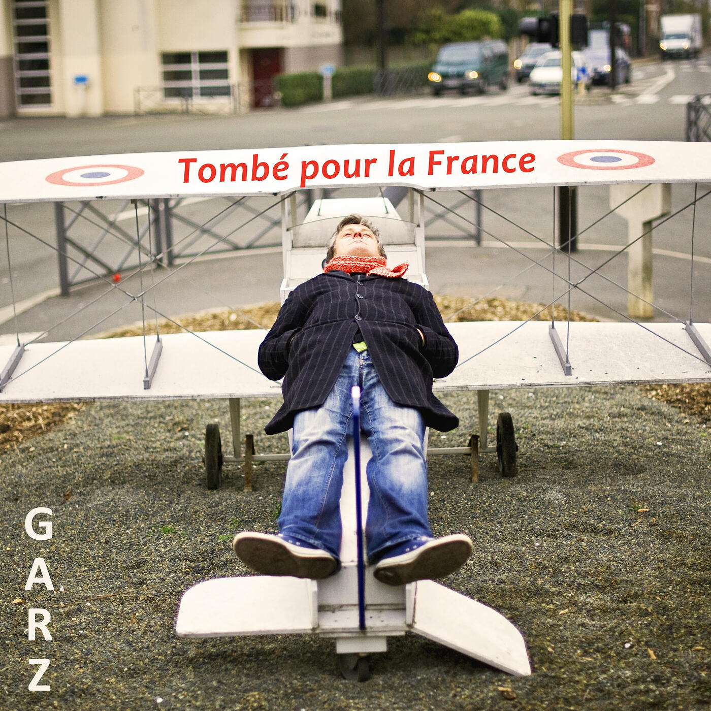 Релиз Tombé pour la France