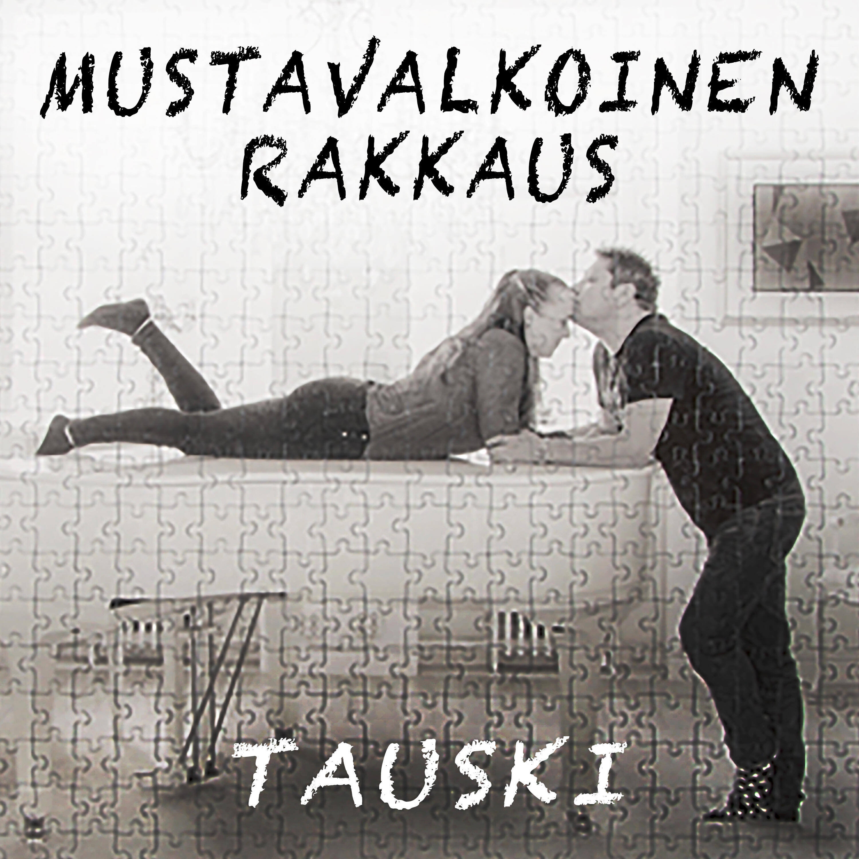 Релиз Mustavalkoinen rakkaus
