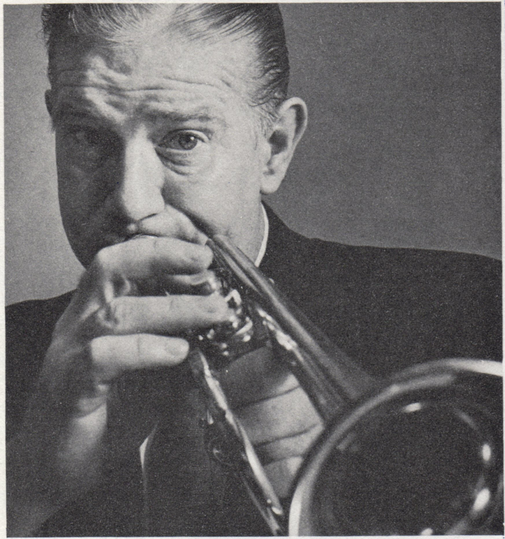 At the Jazz Band Ball - Wild Bill Davison – слушать песню онлайн