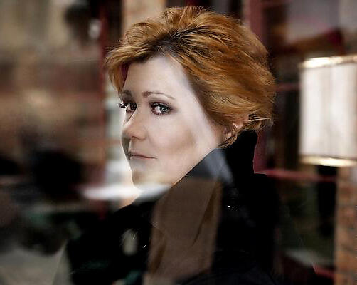Lora Szafran