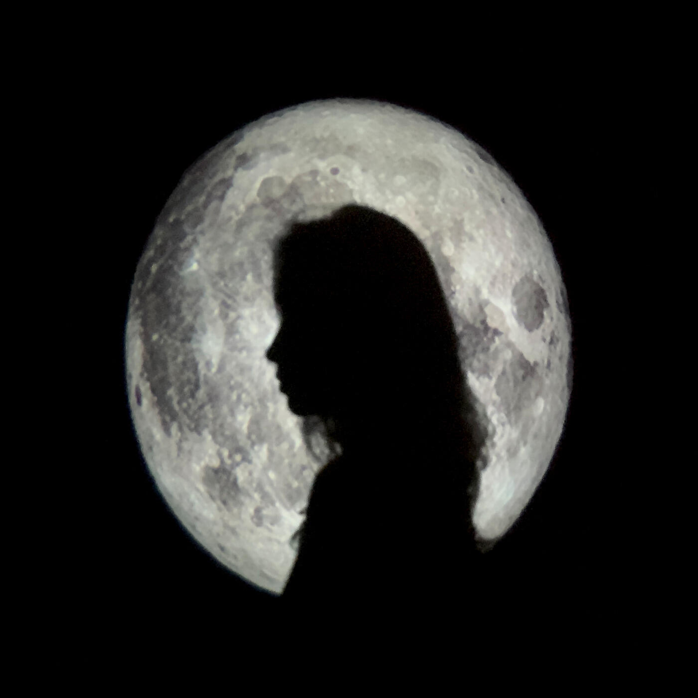 Релиз Moon