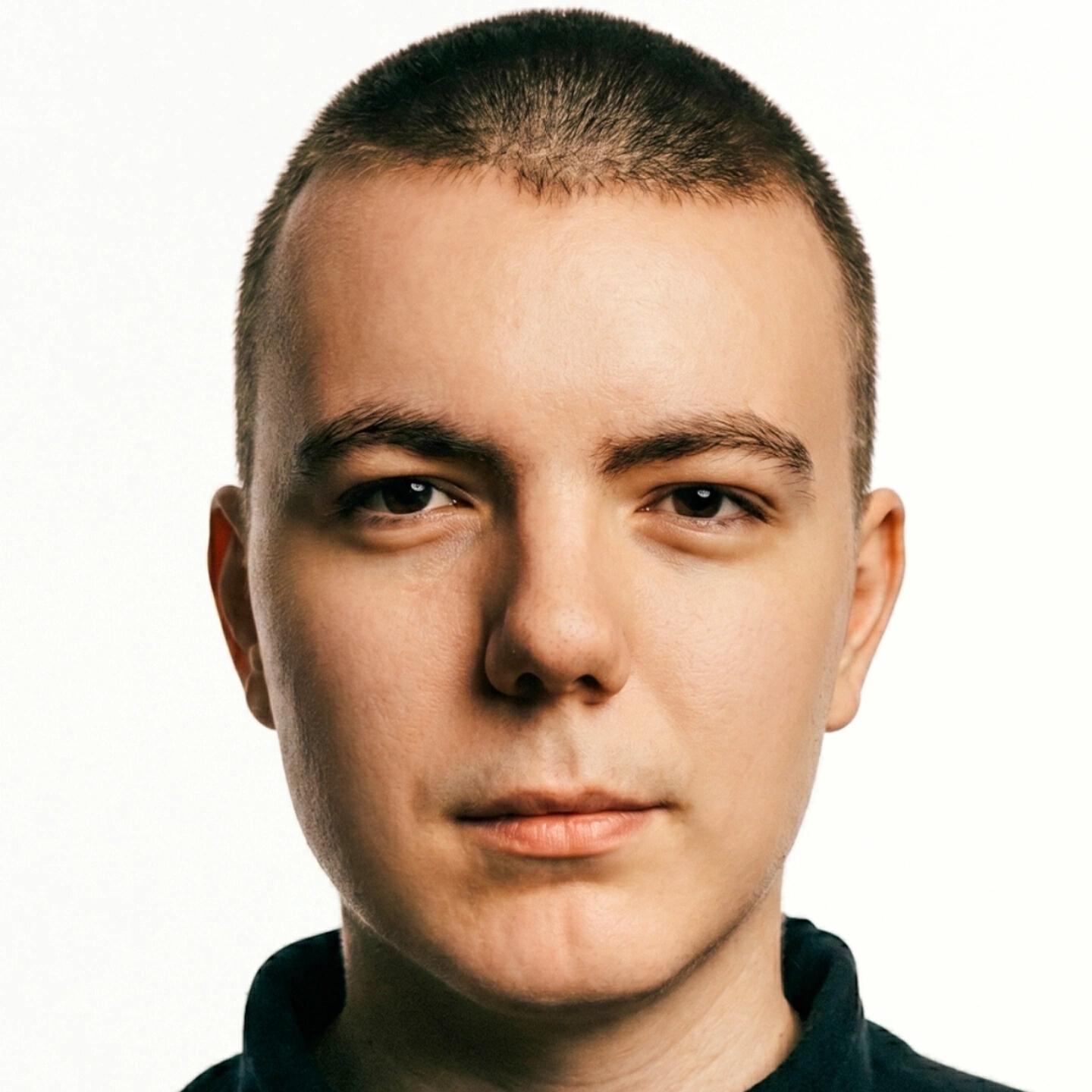 Макс Знает