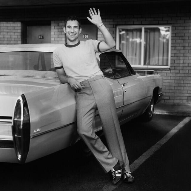 Релиз Bleachers