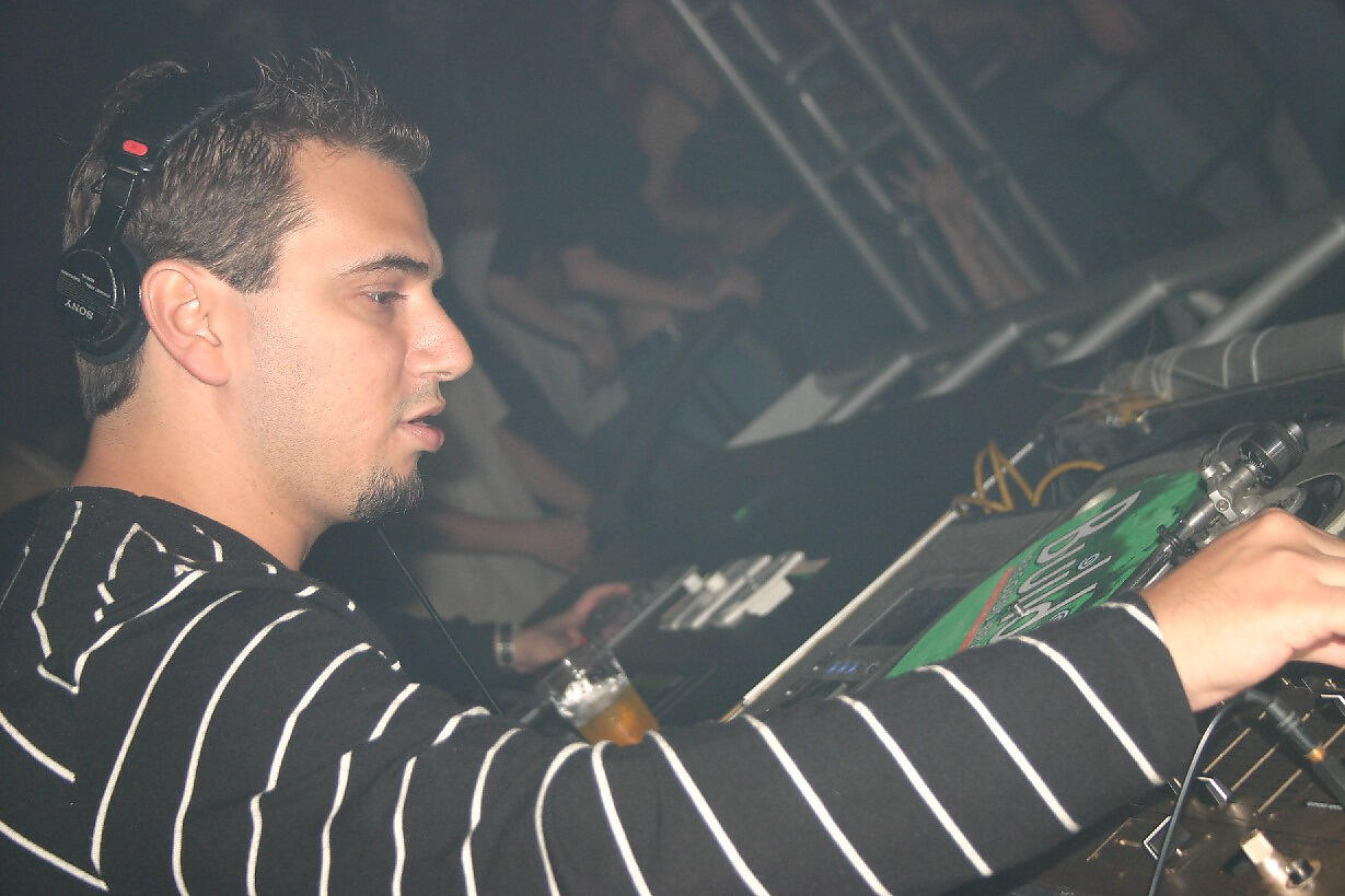 Dj Barney