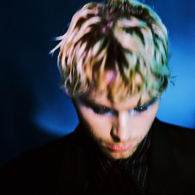 Релиз Close My Eyes