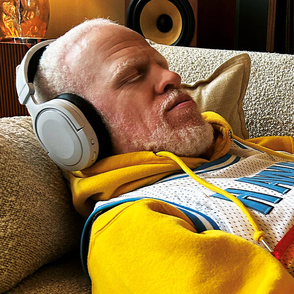 Релиз Play It Again
