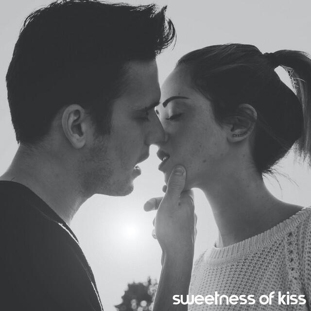 Релиз Sweetness of Kiss - Background Jazz Music for Romantic and Special Evening