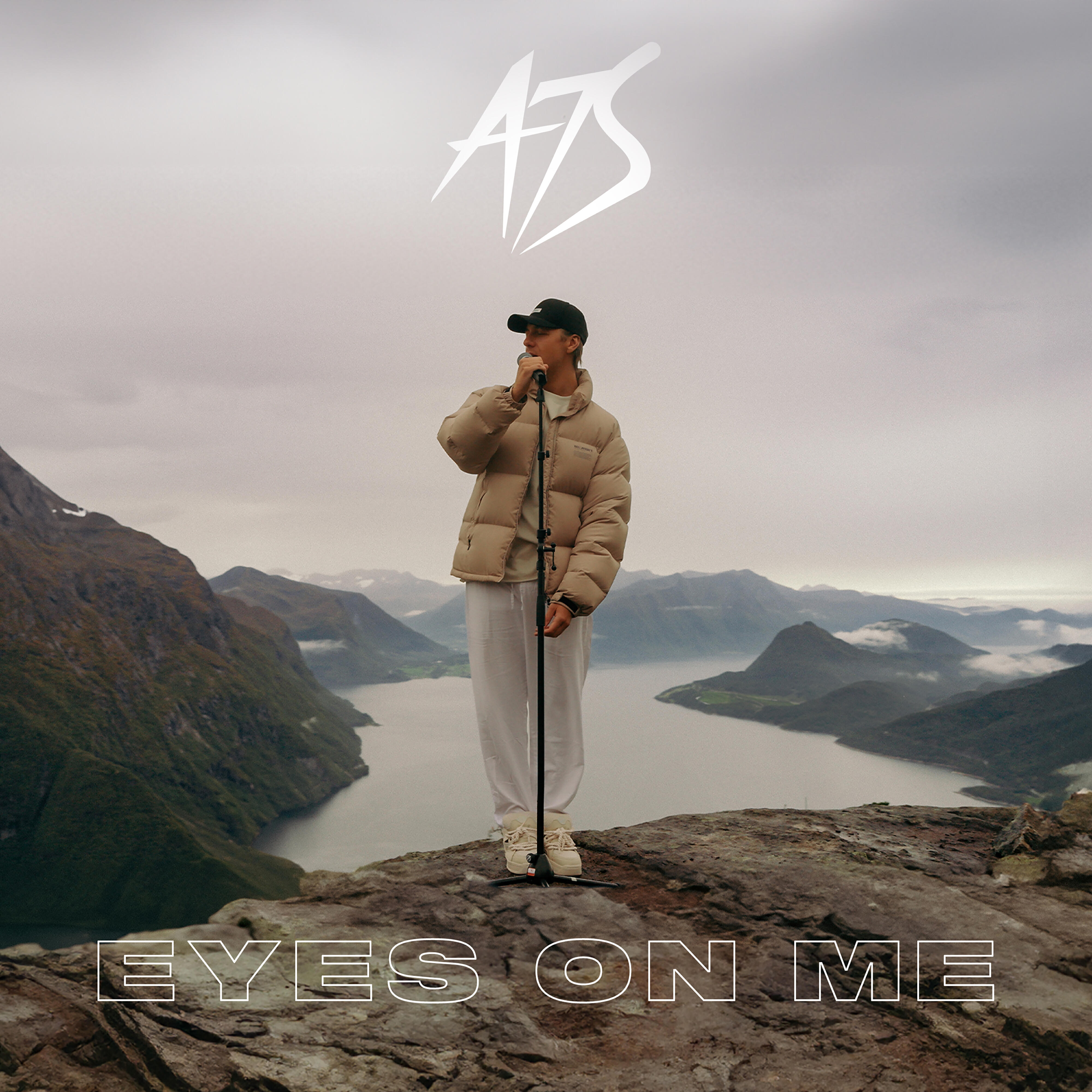 Релиз EYES ON ME