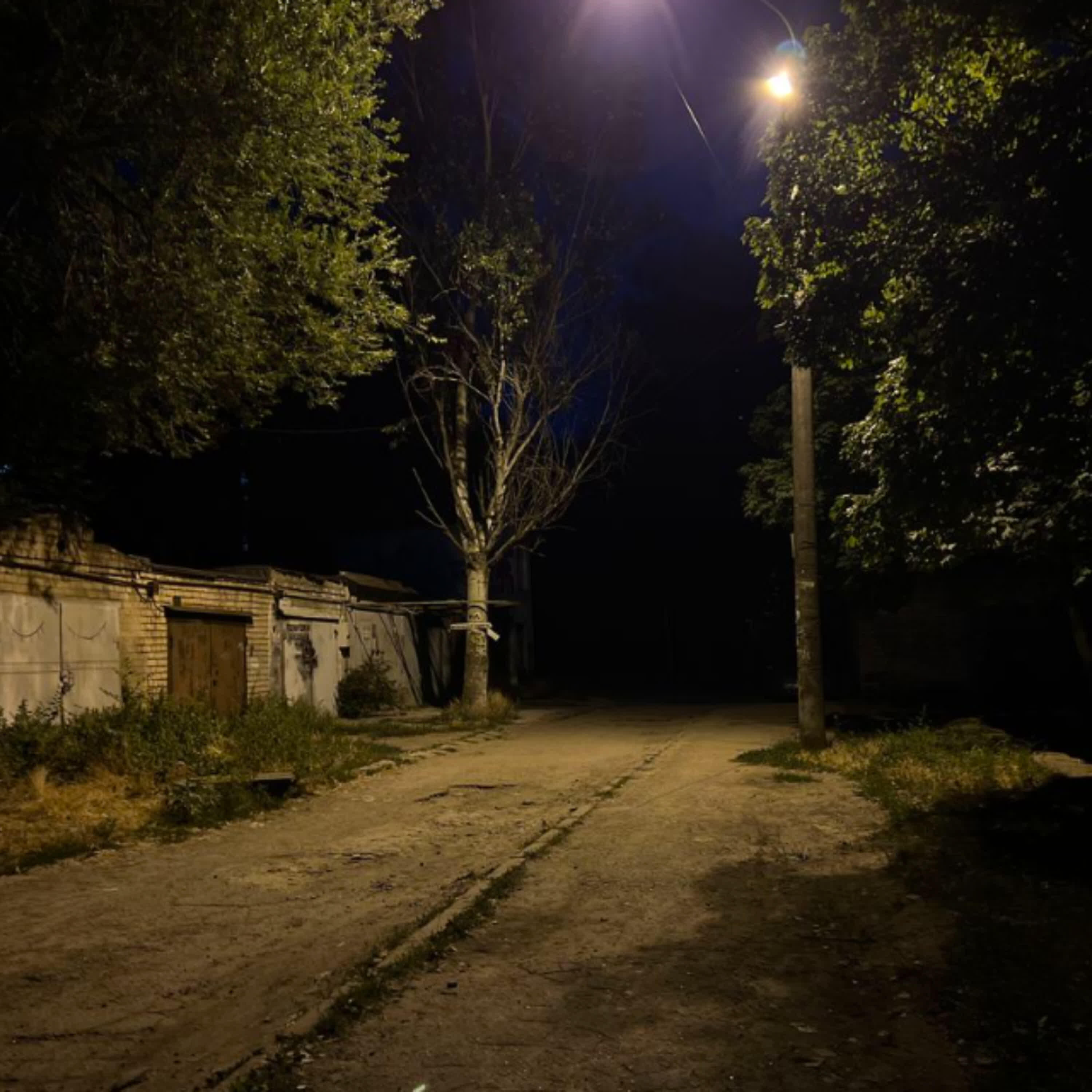 Релиз за гаражами