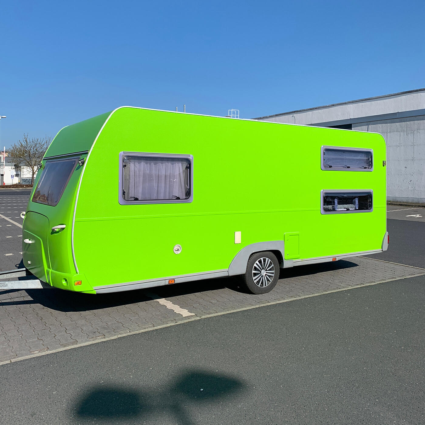 Релиз I Wanna Live in a Green Van at the Edge of the World