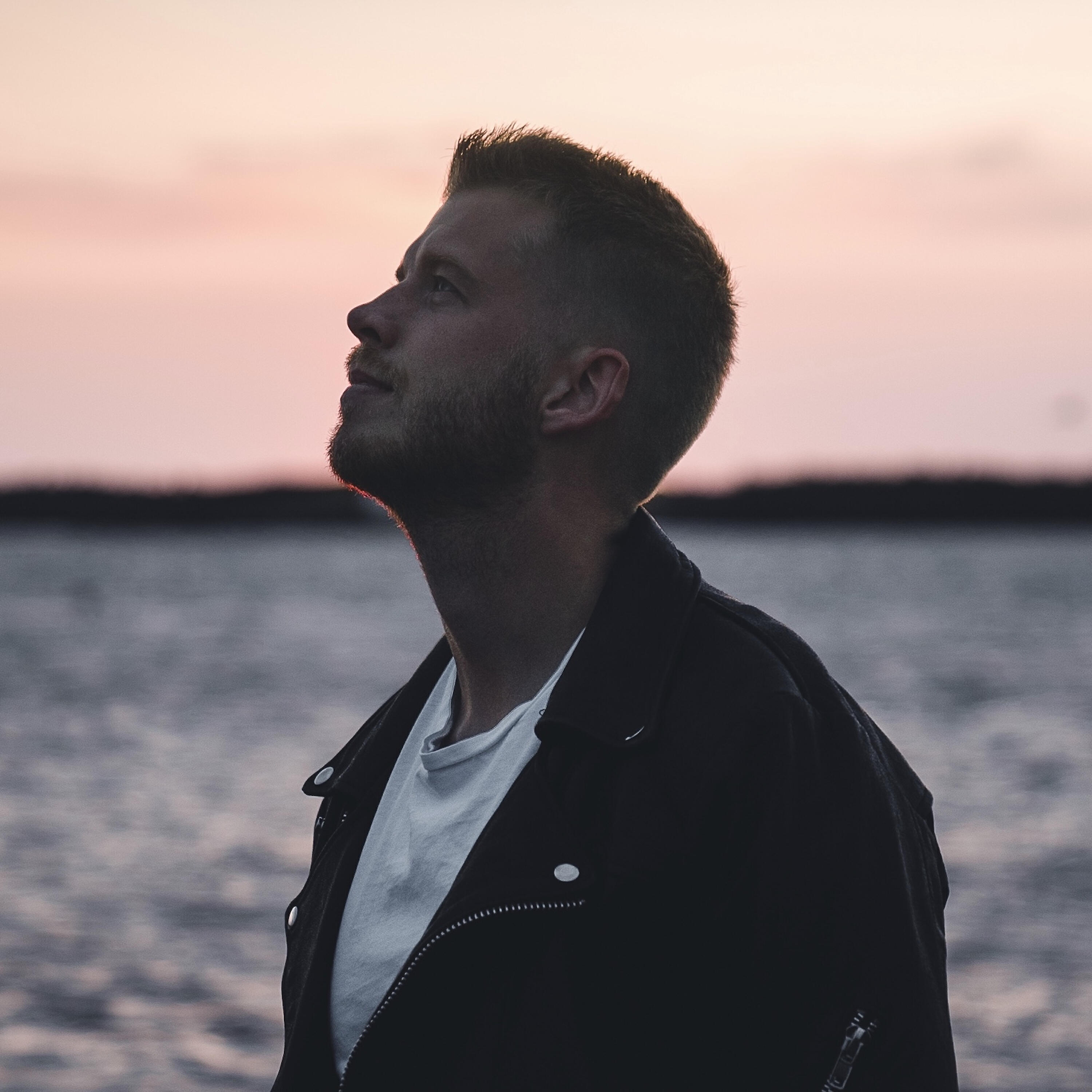 Релиз Letting Go