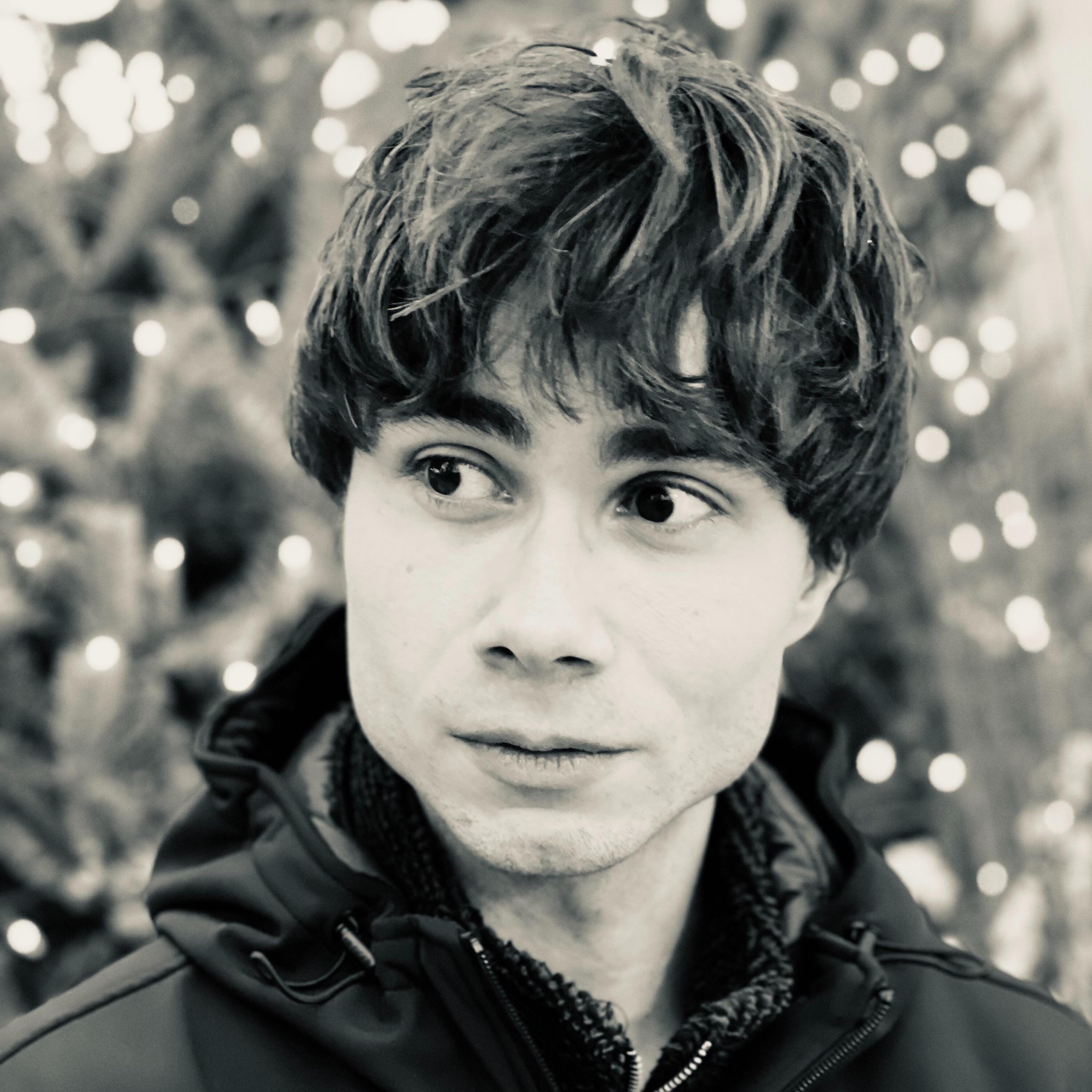 Релиз Hold Me (Amir Aly Mix)