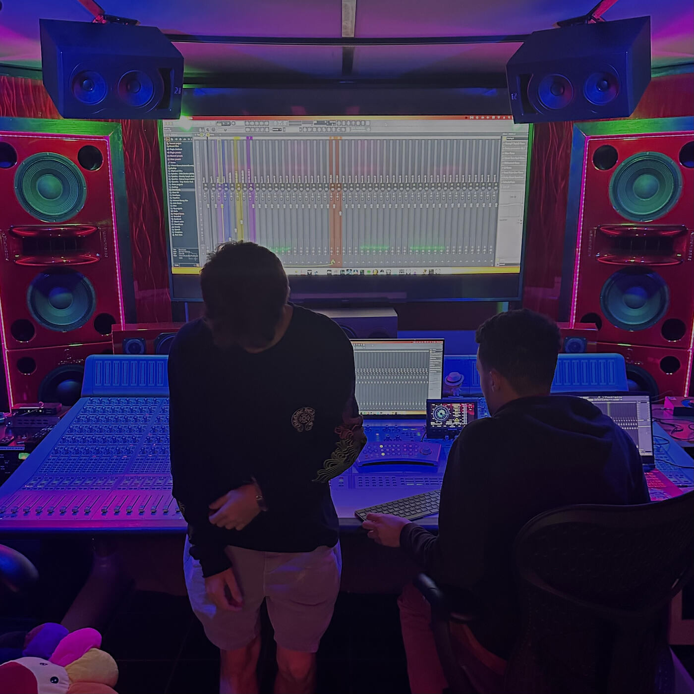 Релиз Diamonds