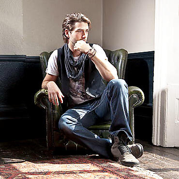 Oliver Tompsett