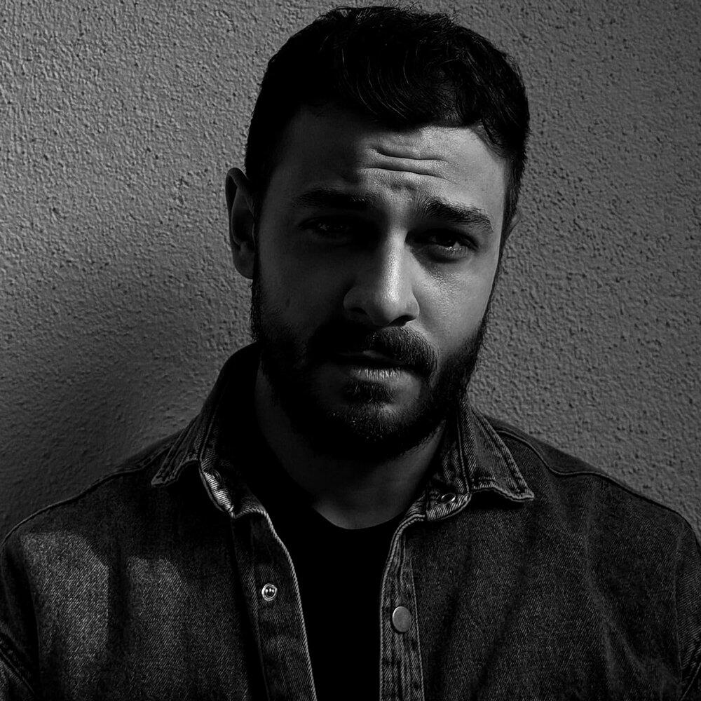 Релиз Hiç