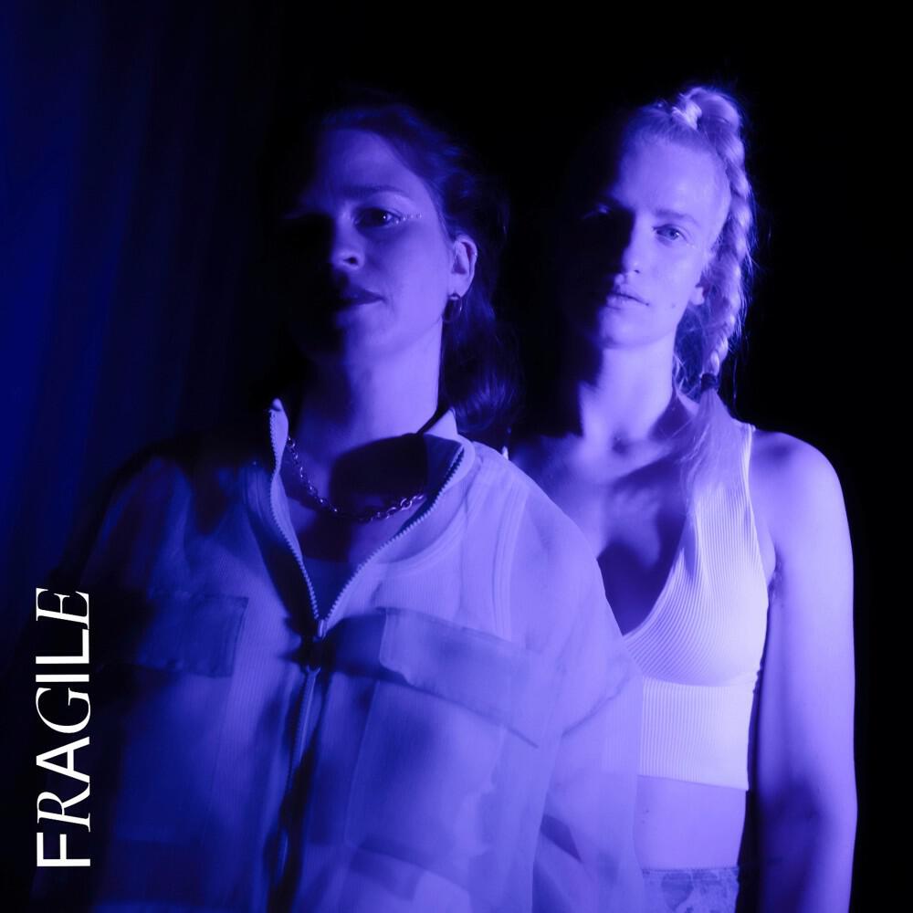 Релиз Fragile