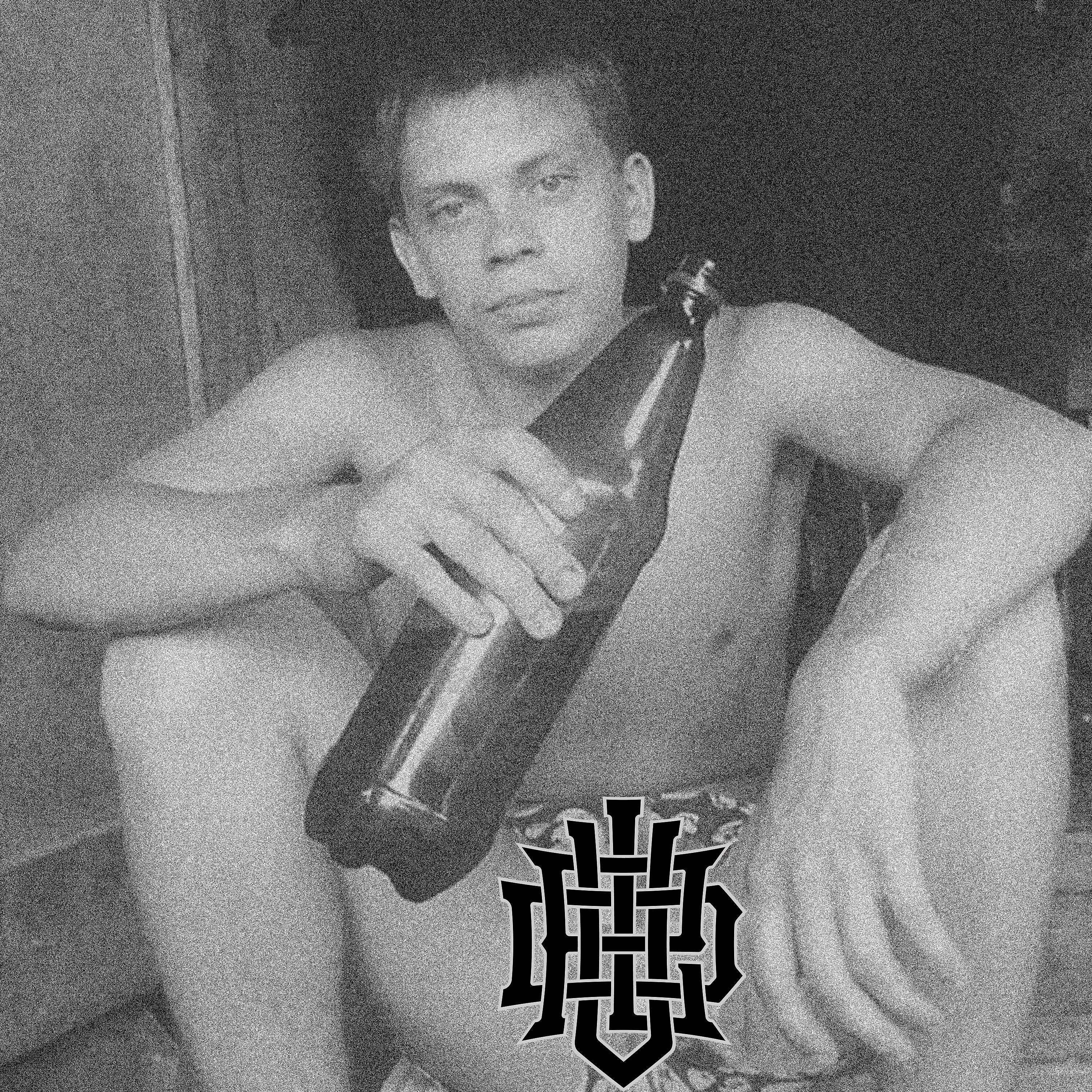 Скачать песню Pra(Killa'Gramm), Паша Техник, Kunteynir, MC Кальмар - В трусах бесплатно в MP3 для Android и iOS