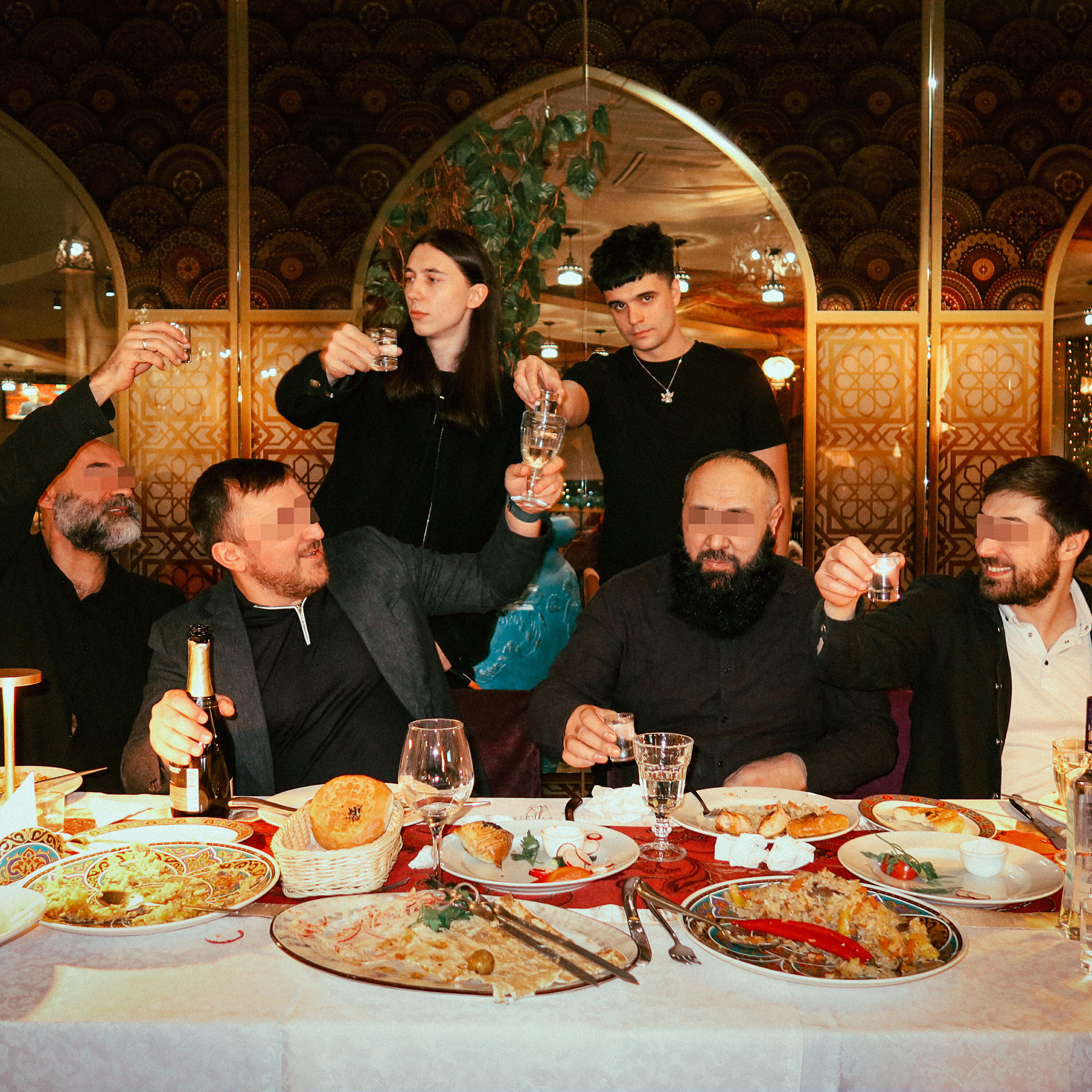 Heronwater, Джон Гарик - Мейхана флоу