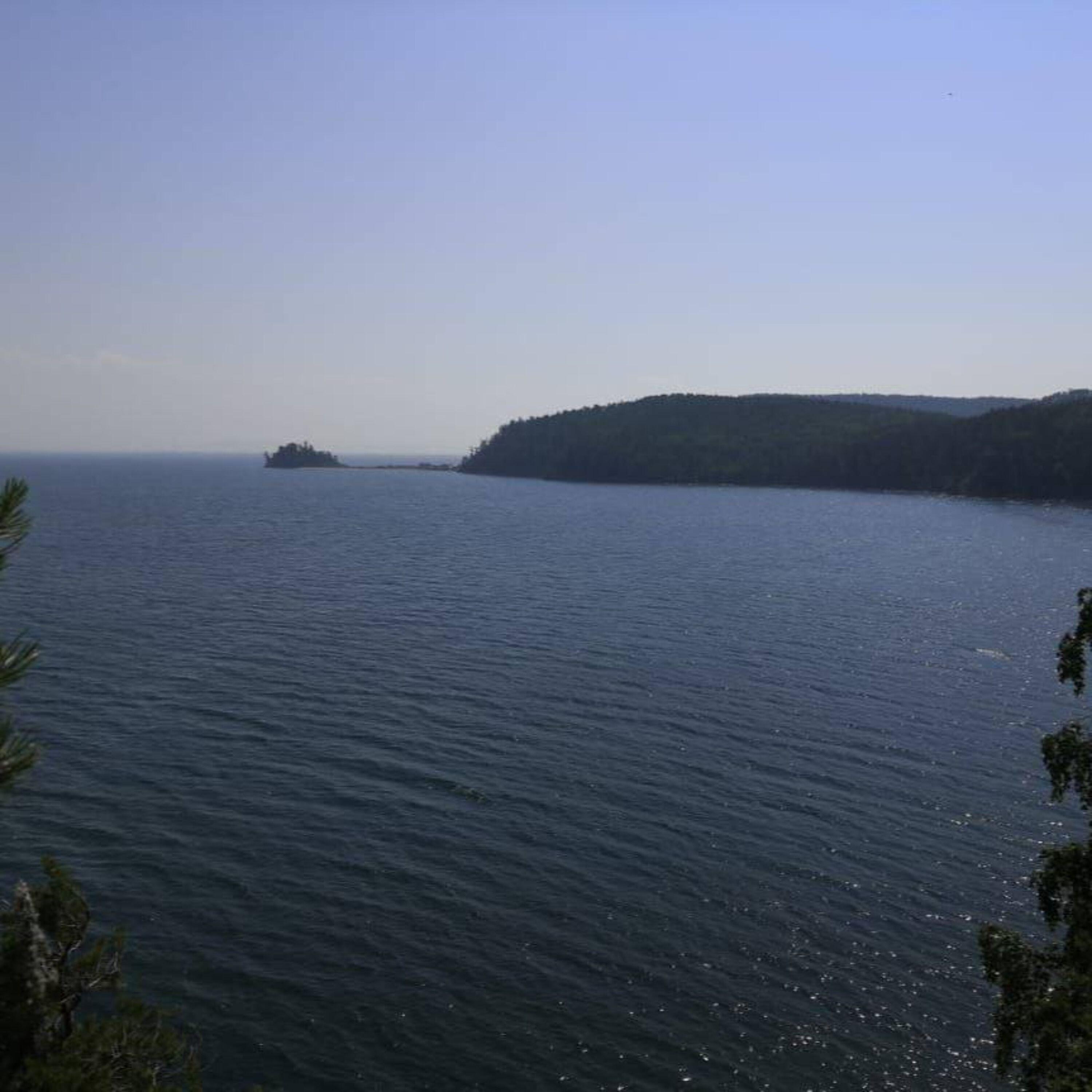 Релиз В синем море, в белой пене