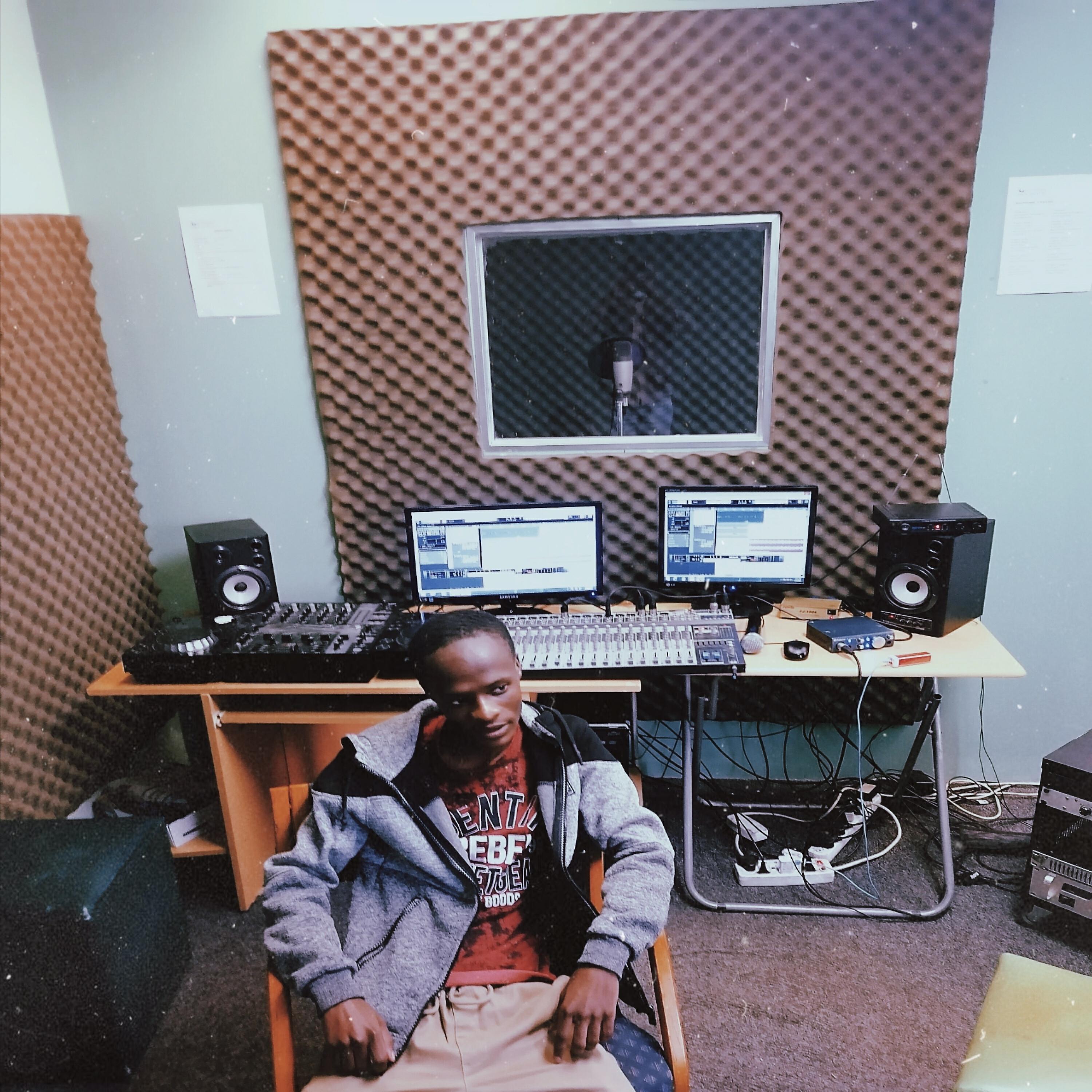 Релиз Ntsholongwane