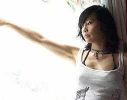 Sook-Yin Lee