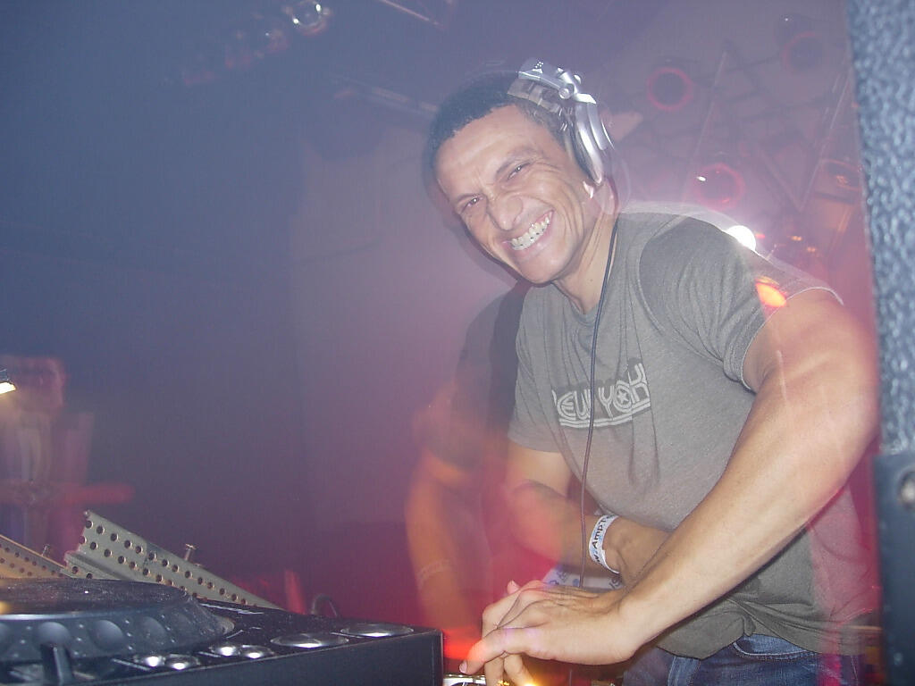 DJ Santana
