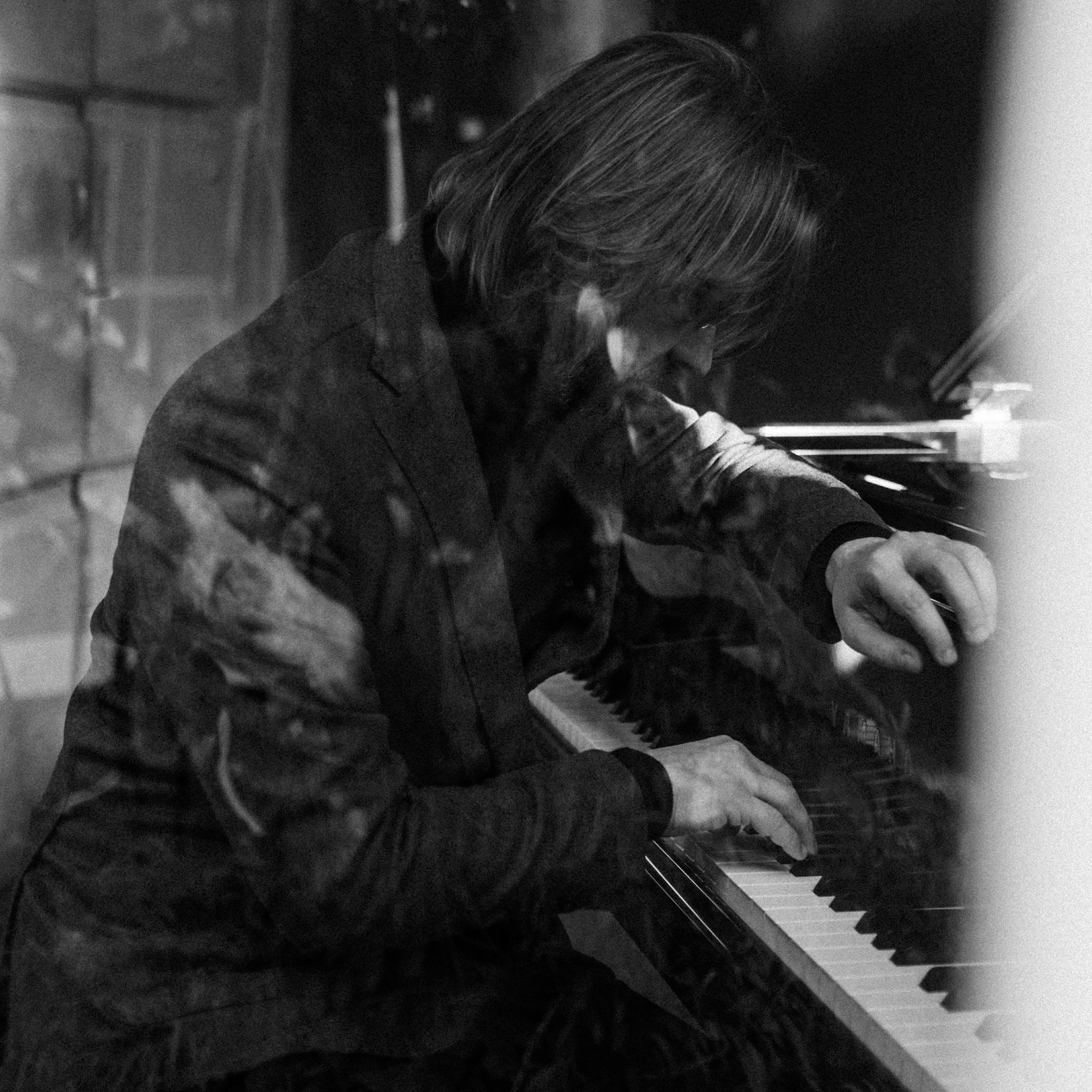 Релиз Liszt: Étude de Concert No. 3 in D Major, S. 144 "Un Sospiro"