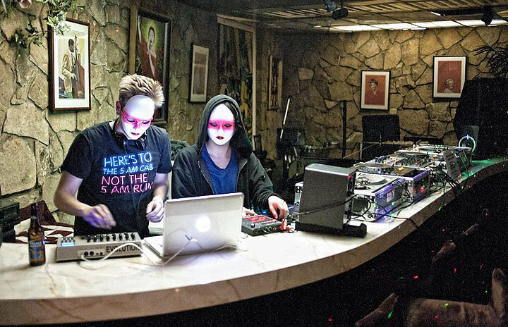 Geisha Twins