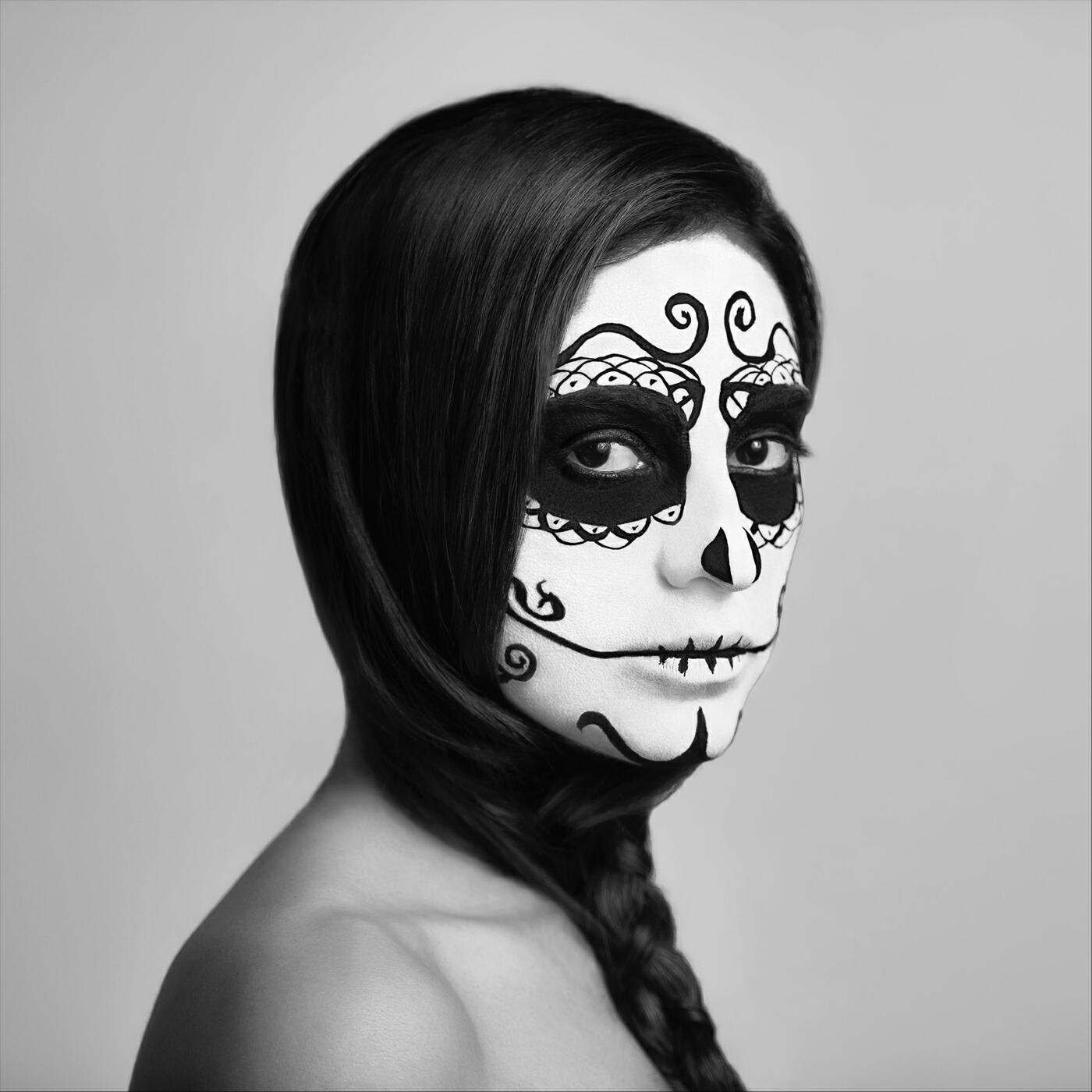 Релиз Todos Mis Muertos