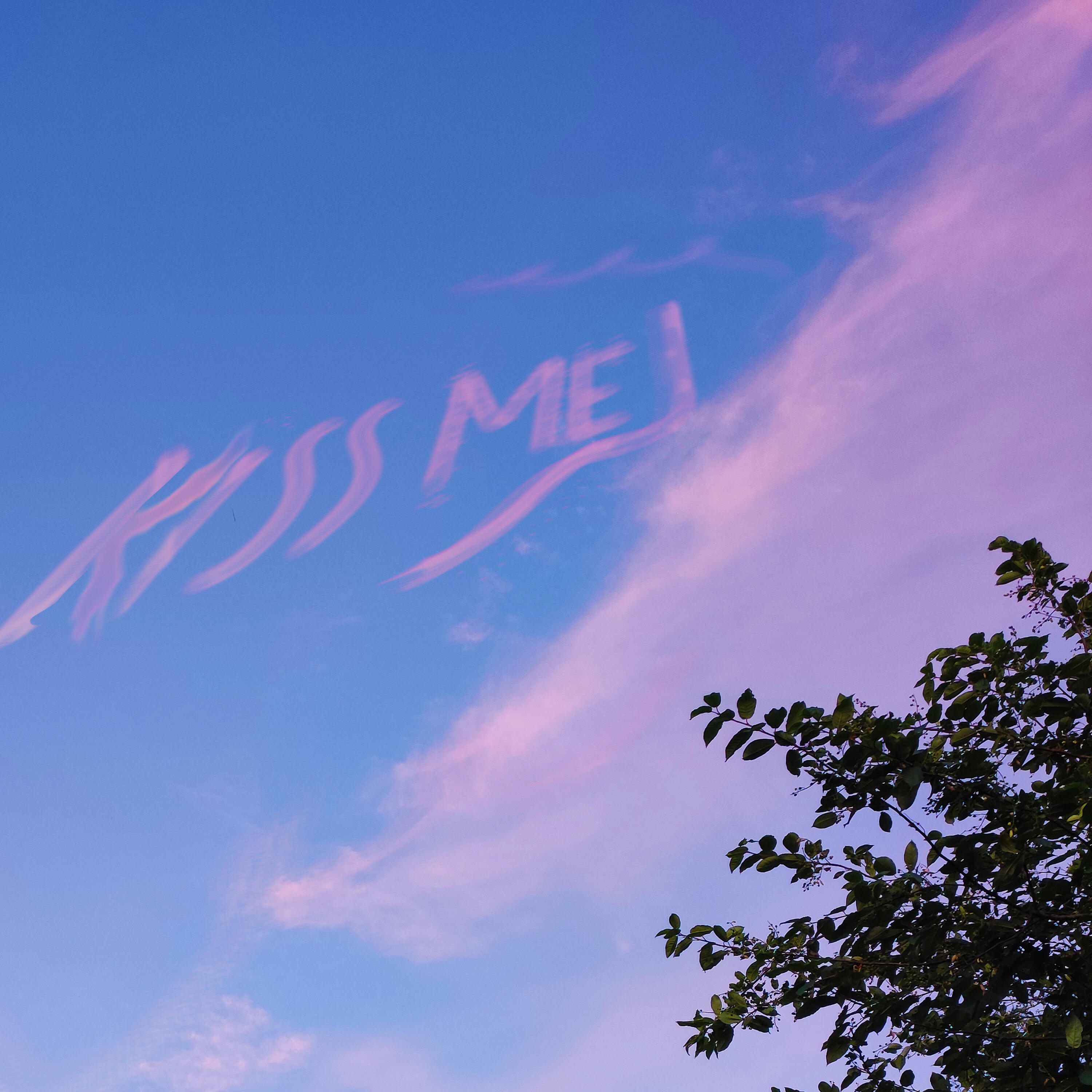 Релиз Kiss Me